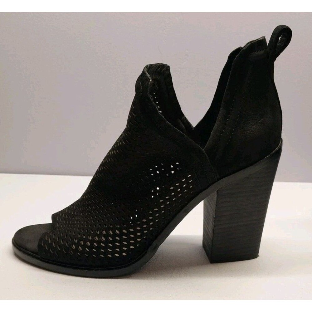 Vince Camuto Kensa Perforated Peep Toe Booties Black Leather 4" Block Heel 8.5M